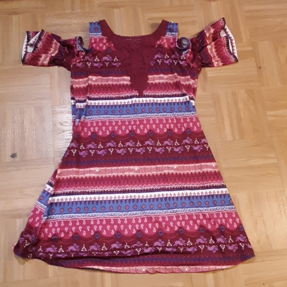 Dress with open shoulder